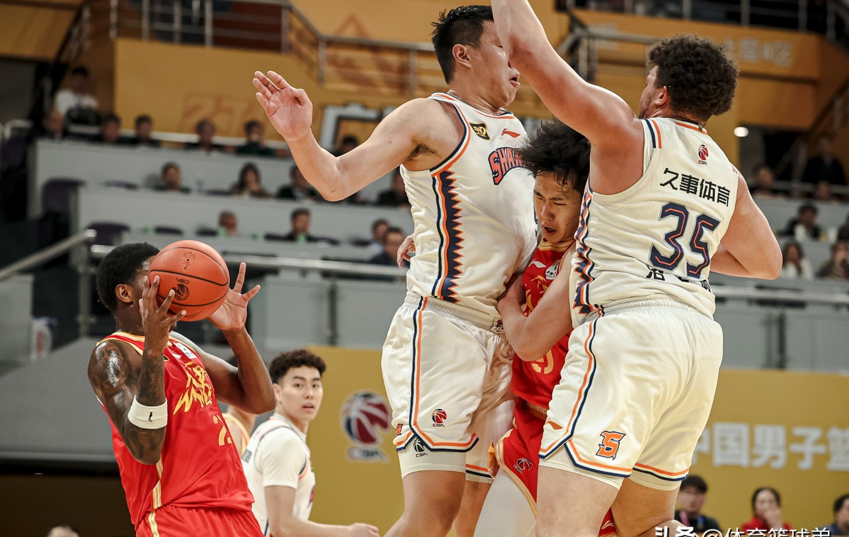 英雄联盟投注-关键时刻迈阿密热火备战CBA常规赛，门线救险细节曝光，震撼外界，医务组通报恢复的简单介绍