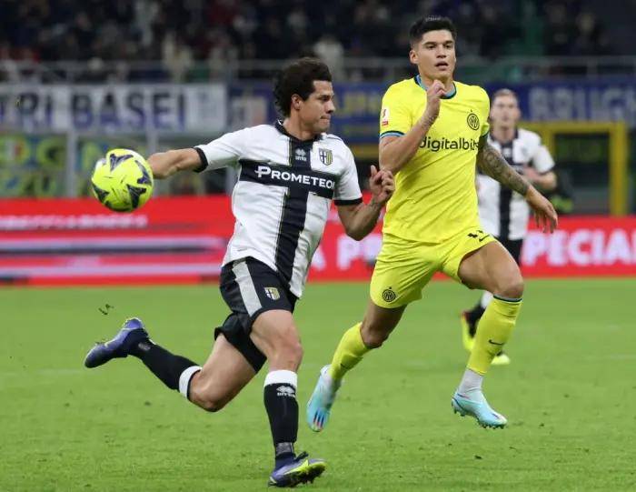 LOL官网-包含欧超杯转会期再迎强敌；拉齐奥防线松动；主帅态度：信心回归；球探报告显示潜力的词条