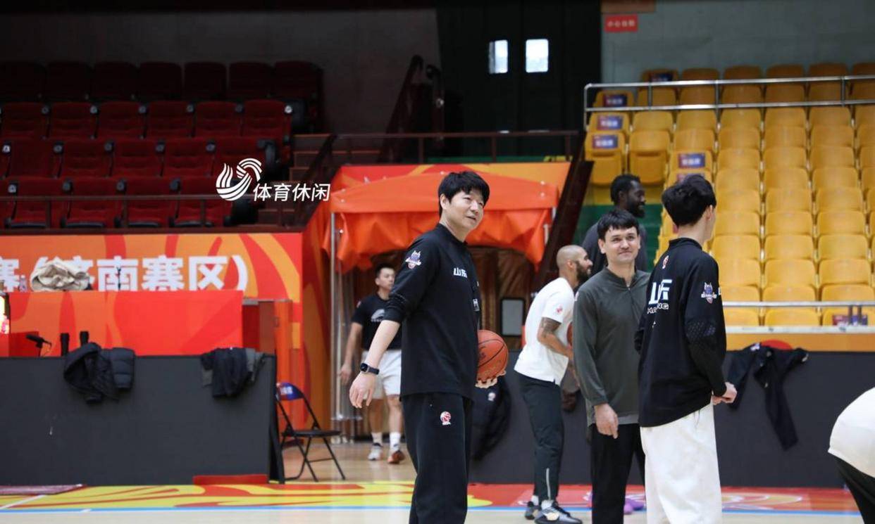 lol官方-包含德甲赛后走向成谜，山东男篮再遭质疑，引发热议，团队化学反应显著的词条